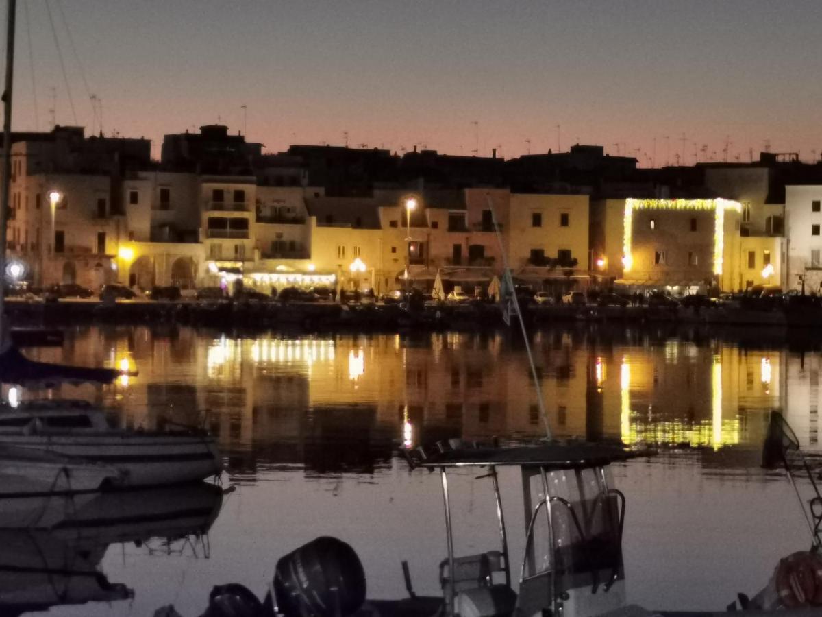 La Finestra Sul Porto Apartment Trani Luaran gambar