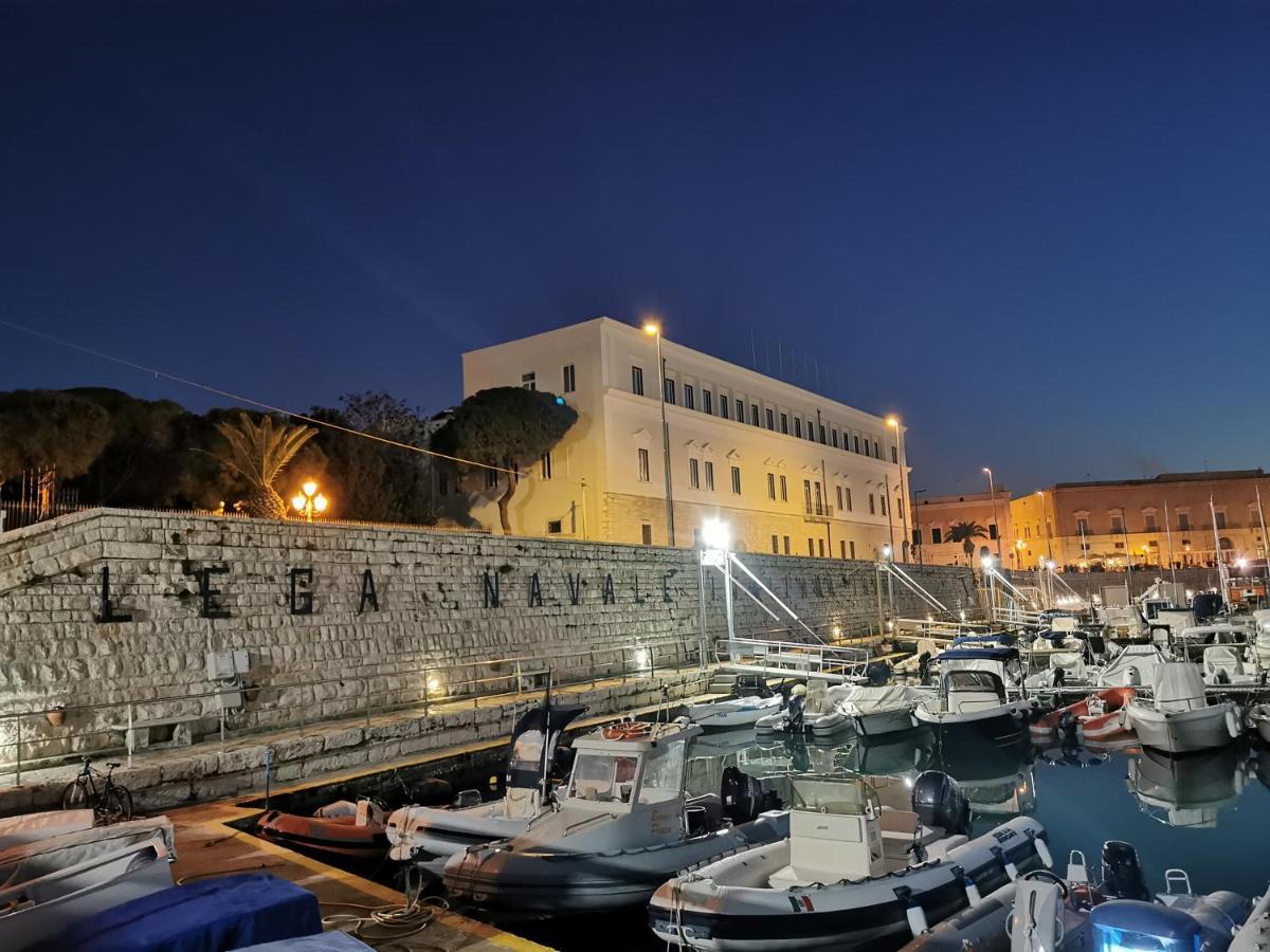 La Finestra Sul Porto Apartment Trani Luaran gambar