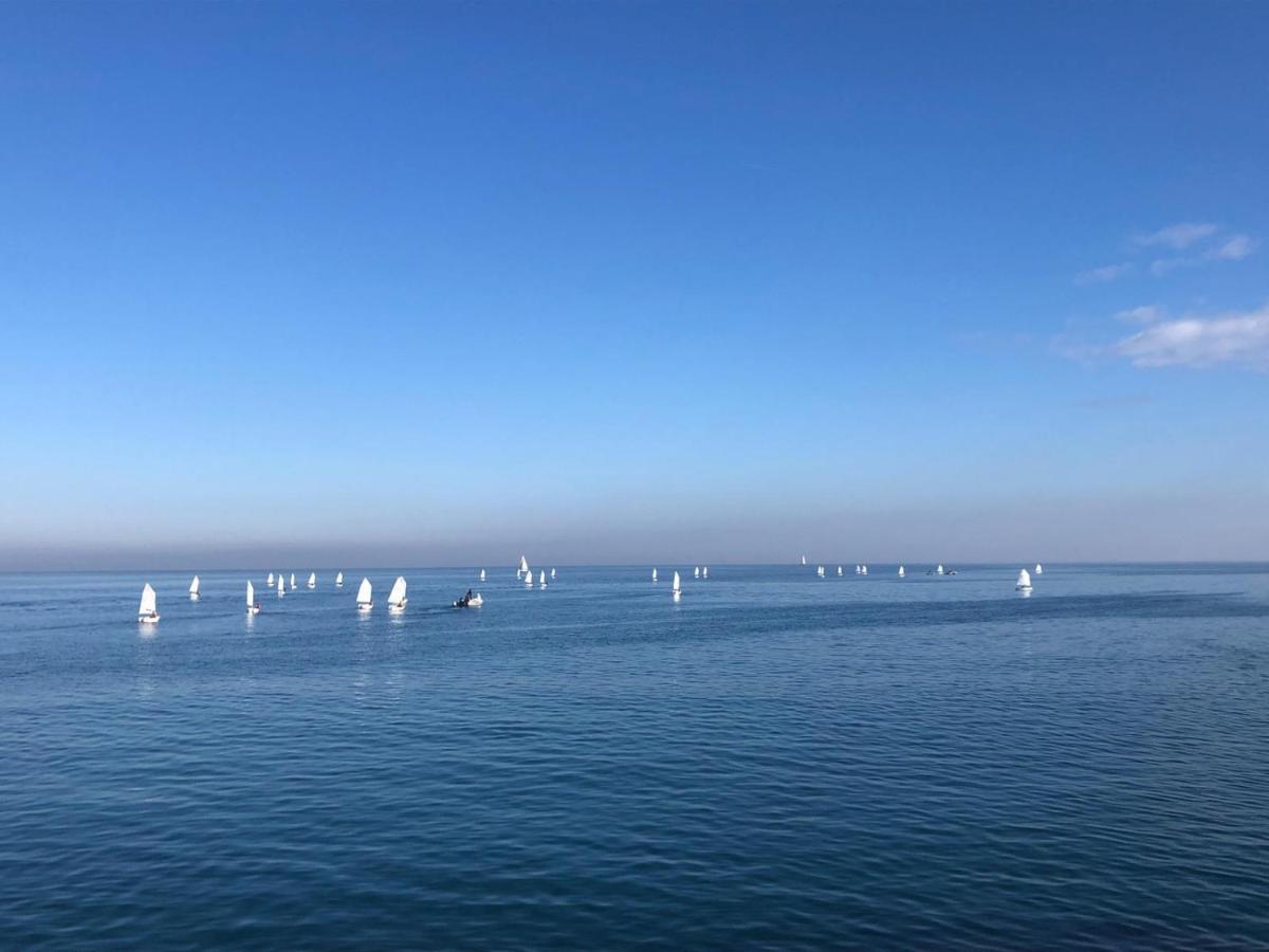 La Finestra Sul Porto Apartment Trani Luaran gambar