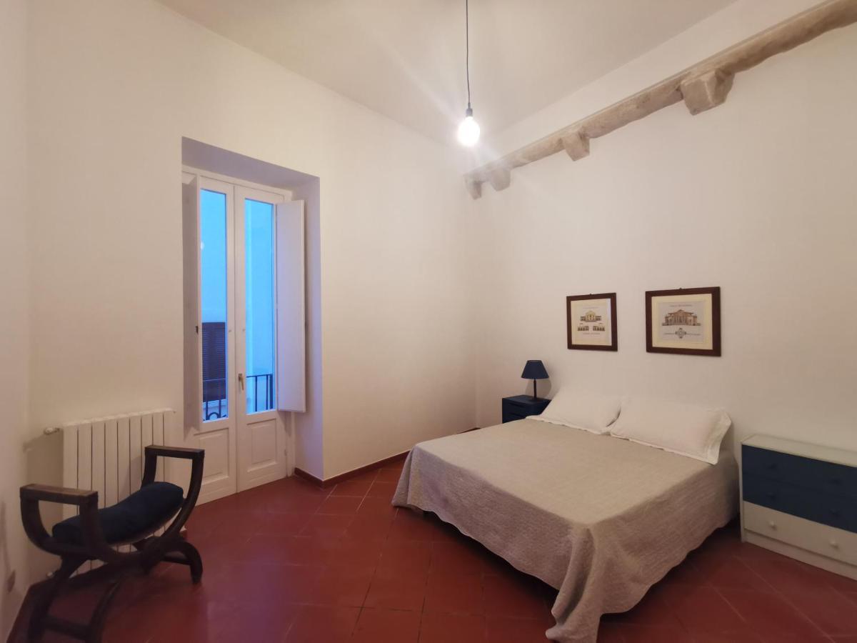 La Finestra Sul Porto Apartment Trani Luaran gambar