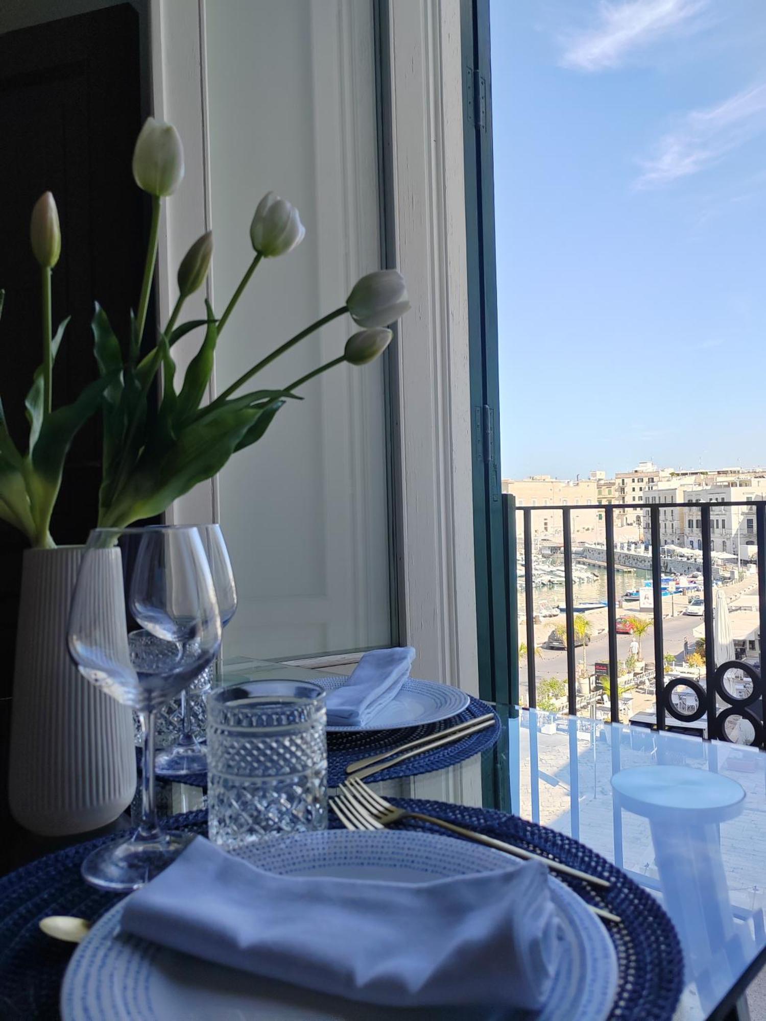 La Finestra Sul Porto Apartment Trani Luaran gambar